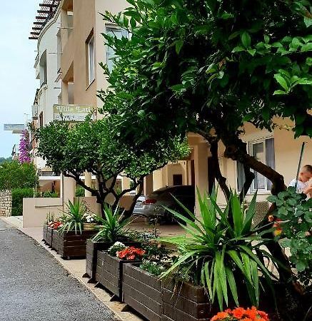Apartments Lati Ulcinj Bagian luar foto