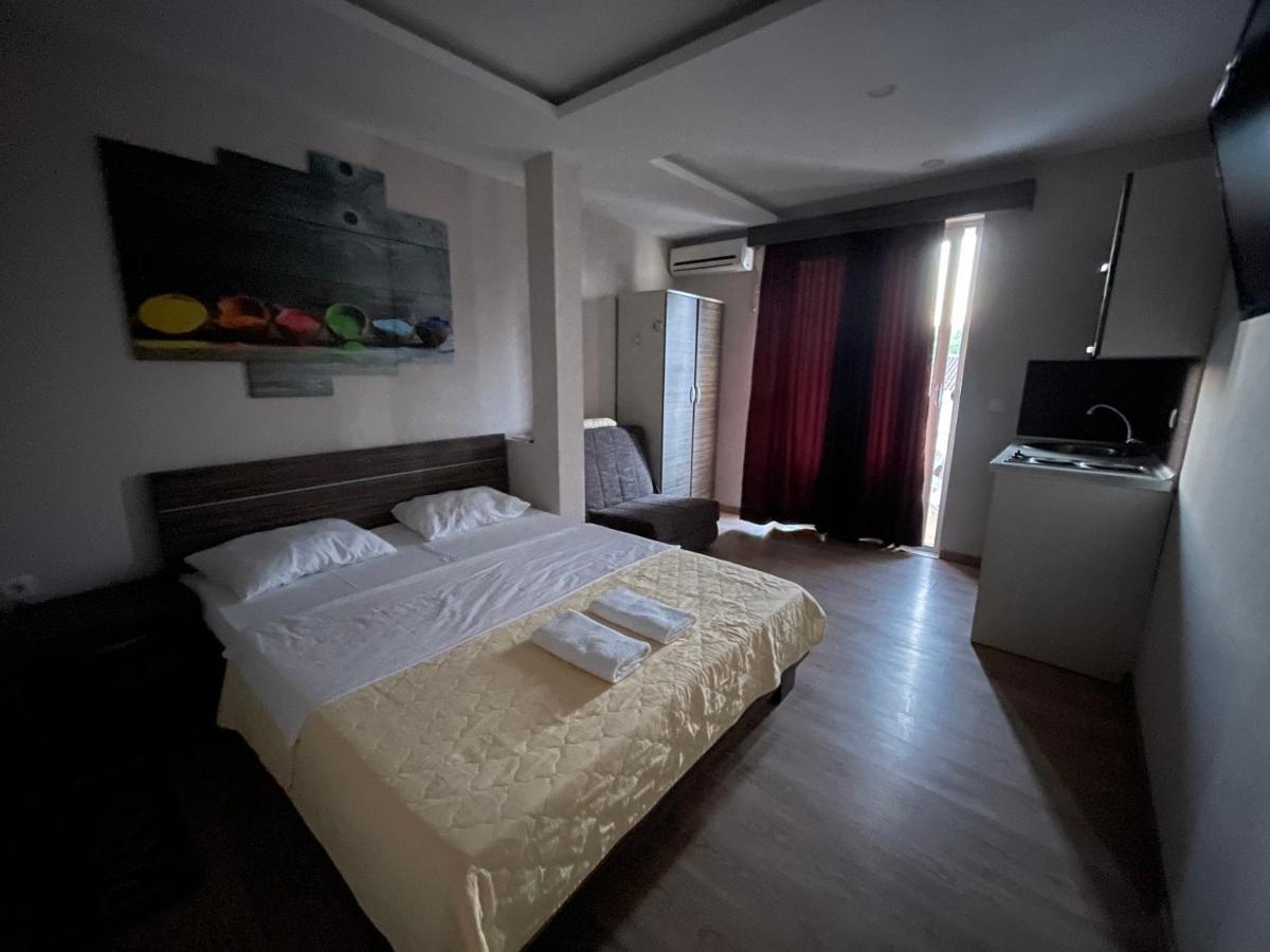 Apartments Lati Ulcinj Bagian luar foto