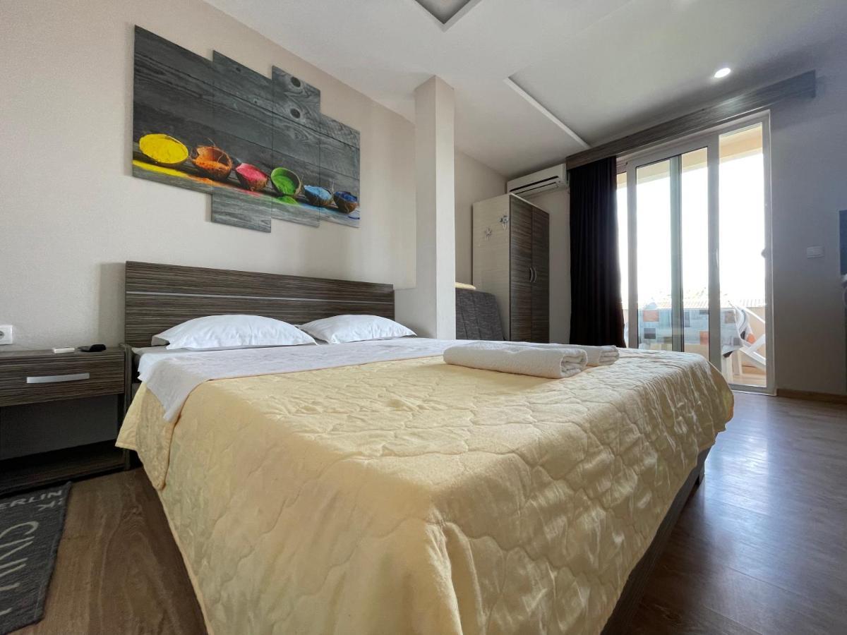 Apartments Lati Ulcinj Bagian luar foto