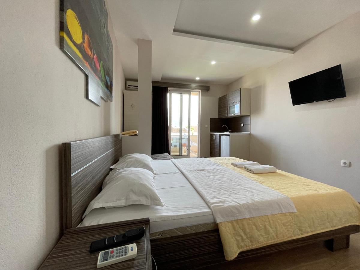 Apartments Lati Ulcinj Bagian luar foto