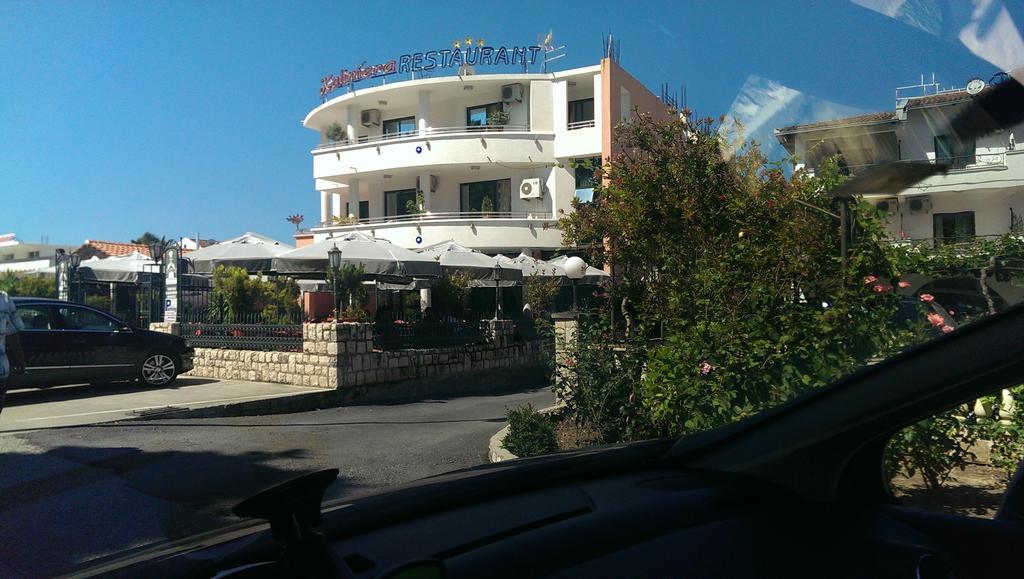 Apartments Lati Ulcinj Bagian luar foto