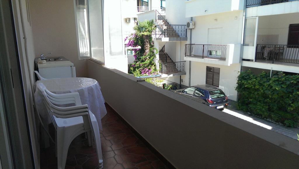 Apartments Lati Ulcinj Ruang foto