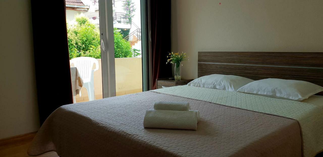 Apartments Lati Ulcinj Bagian luar foto